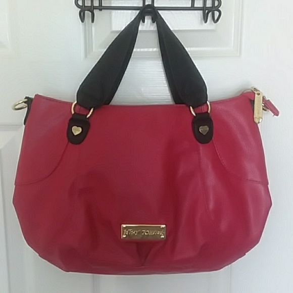 Betsey Johnson Handbags - 💕 $25 TODAY ONLY Betsey Johnson handbag💕